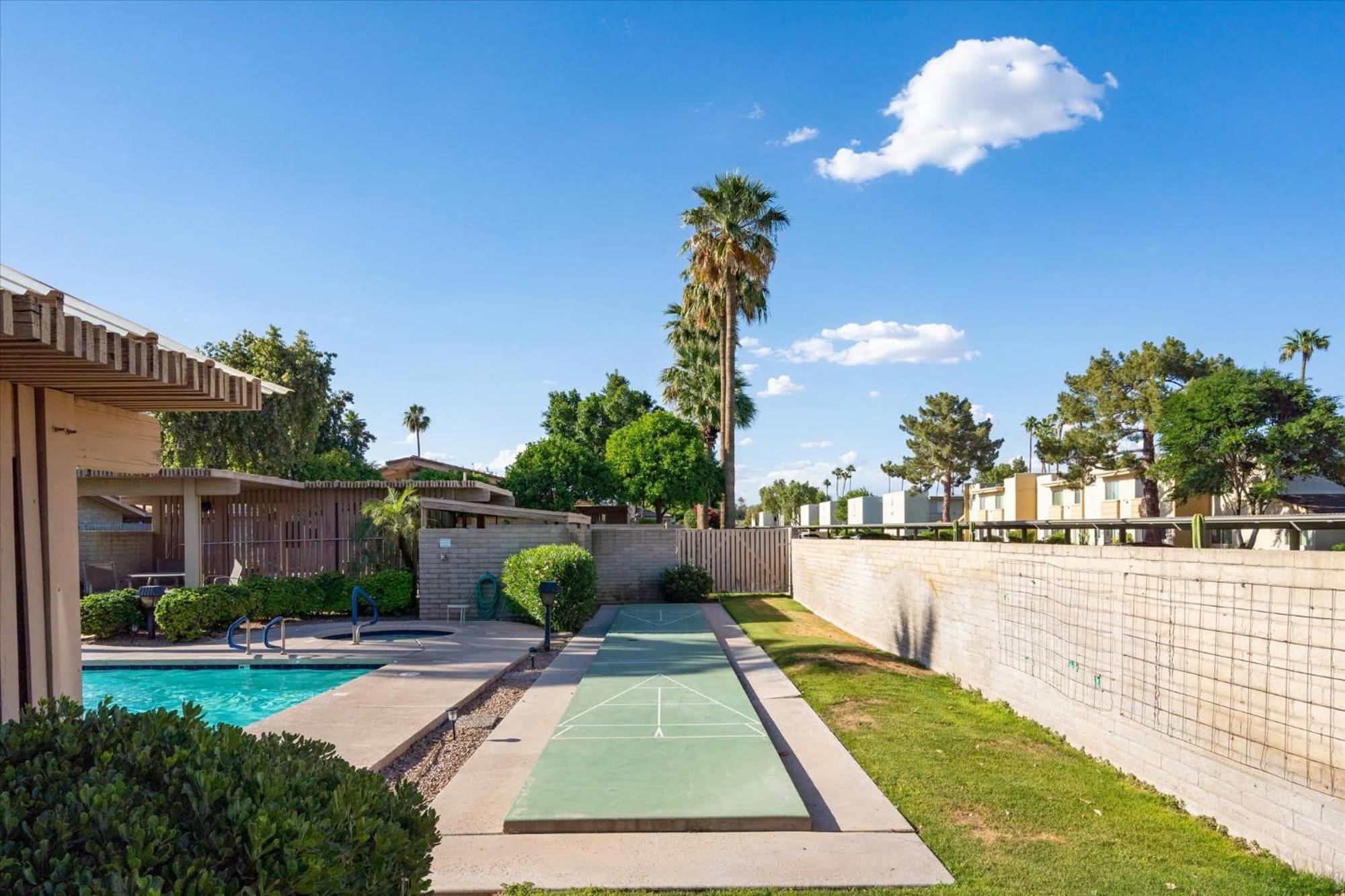 Wild Wild West Foosball Fire Pit & Shared Pool Holiday home Scottsdale